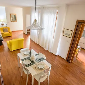 In Great Location Apartamento